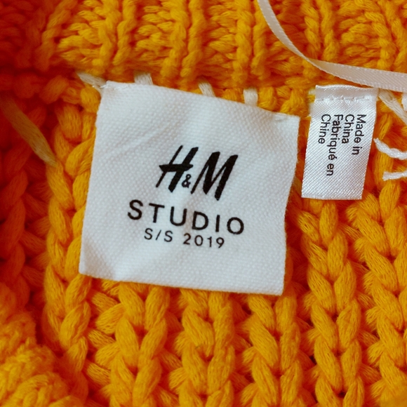 H&M orange oversize shoulder-pad cropped chunky sweater, M, NWT - Picture 4 of 9